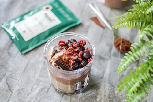 vegan high-protein chocolate berry breakfast jar