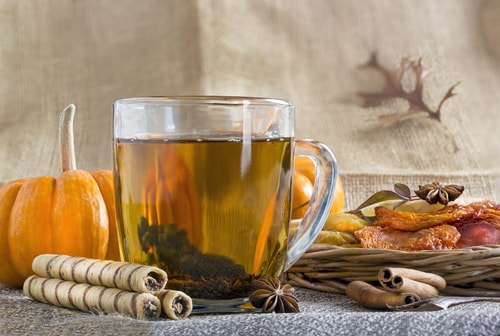 Zero-cal holiday tea with autumn theme