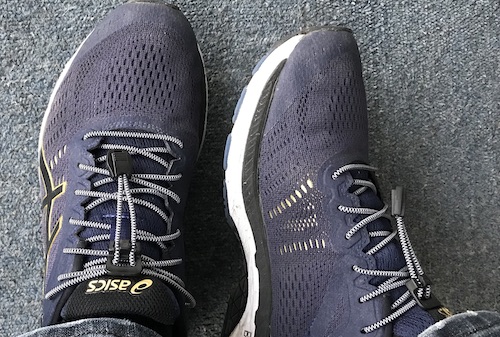 Running shoe with Xpand laces