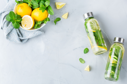 Flavored water with lemon and mint