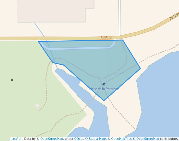 walking in Place de la fraternité map in Chibougamau