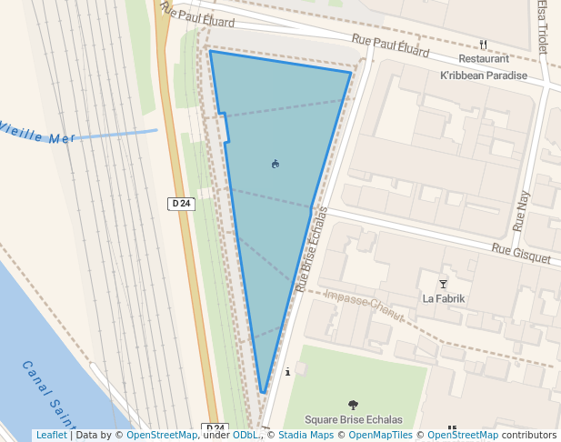 walking in Square Frantz Fanon map in Saint-Denis