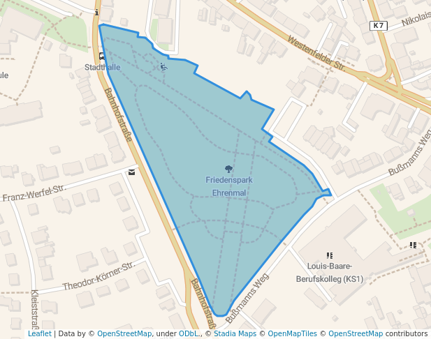 walking in Friedenspark Ehrenmal map in Bochum