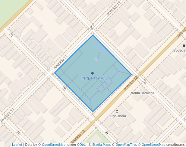 walking in Parque 13 y 76 map in La Habana
