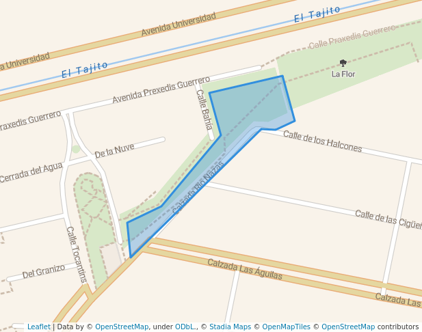 walking in parque geo map in Torreón