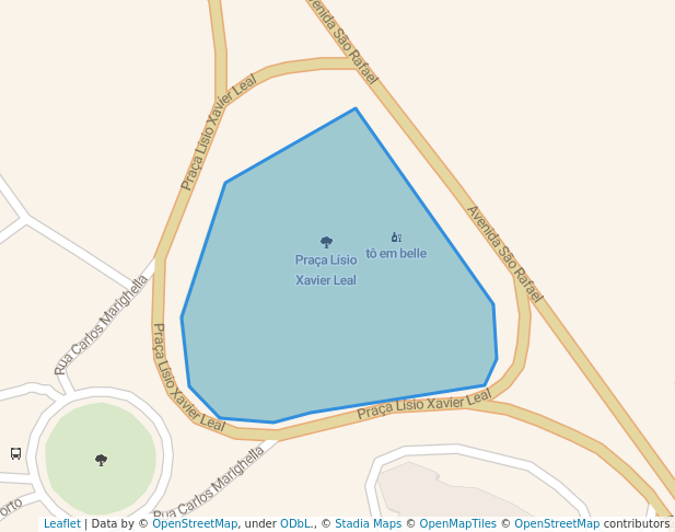 walking in Praça Lísio Xavier Leal map in Salvador