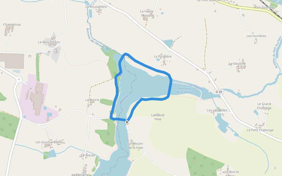 Plan d'eau de la Valière walking route map in Erbrée
