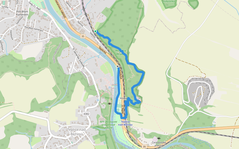 Místní červený okruh z Hranic k Hranické propasti walking route map in Hranice