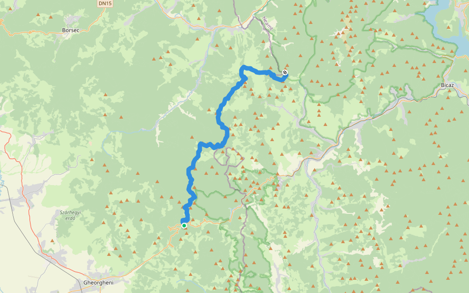 Pasul Pângărați – Poarta Lapoșului – Curmătura Pinticului (blue stripe) walking route map in Vargatac