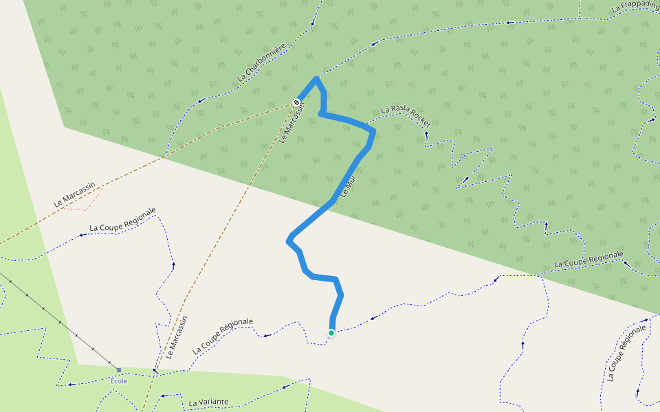 Le Mur walking route map in Caille