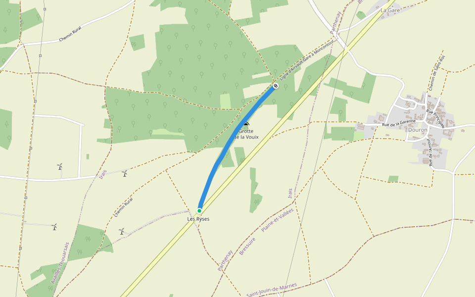 Ligne d'Airvault-Gare à Moncontour walking route map in Irais