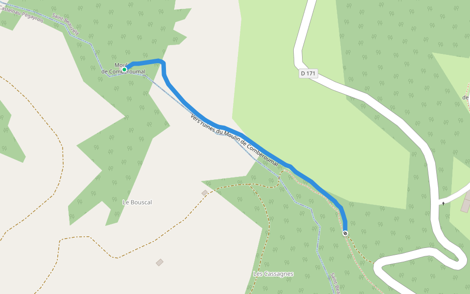 Vers ruines du Moulin de Comberoumal walking route map in Castelnau-Pégayrols