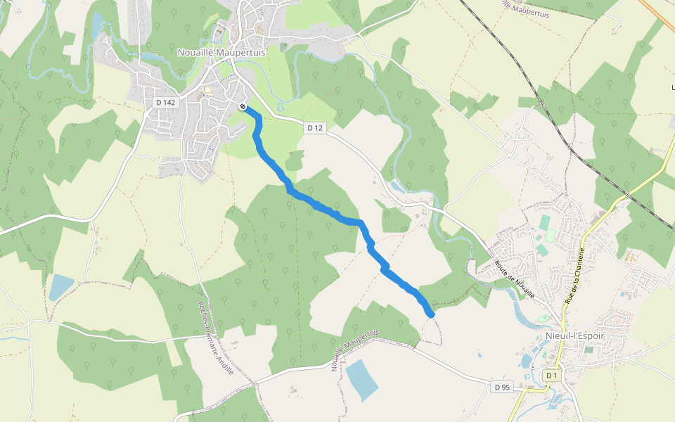 Rue du Bourg walking route map in Nouaillé-Maupertuis