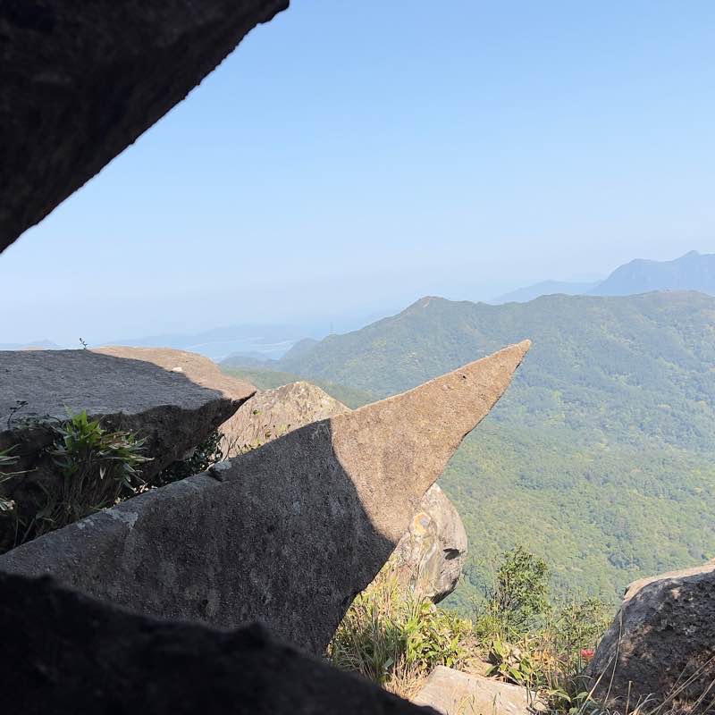 蹤行禾秧山、雙三角石室、尖角石室