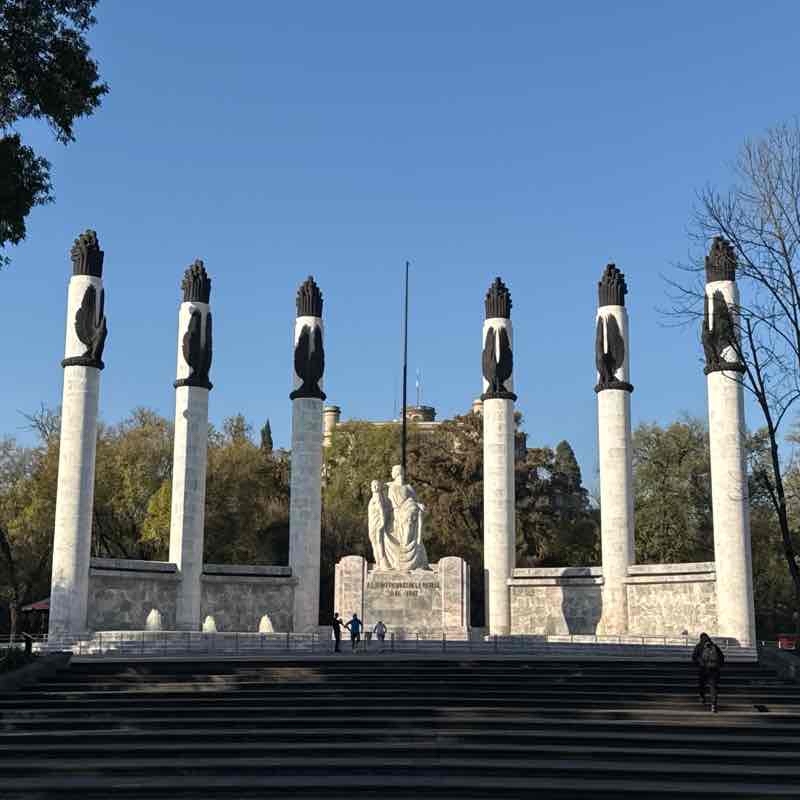 Bosque Chapultepec - altar - los pinos