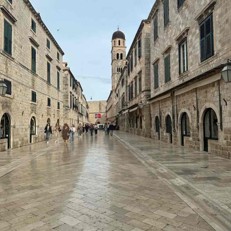 Walk to Old Town
